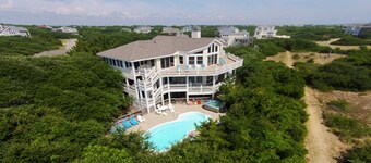 Uilanis drøm!  Vakkert renovert med ekspansive dekk! Heis i 2019