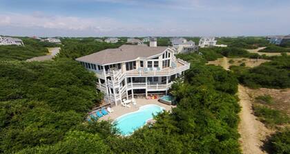 Uilani's Dream! Beautifully Renovated with expansive decks!