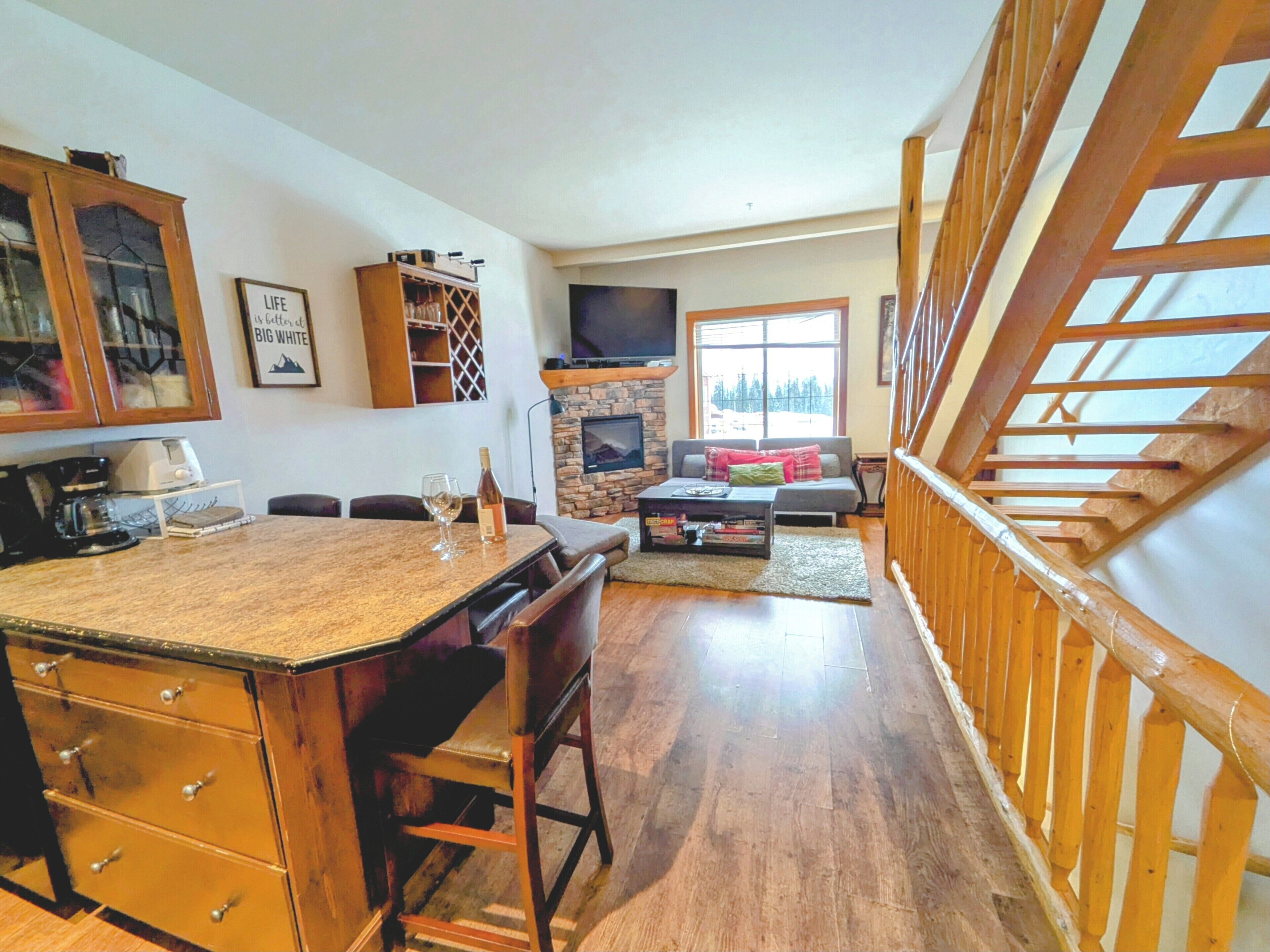 智能电视、壁炉、电子游戏