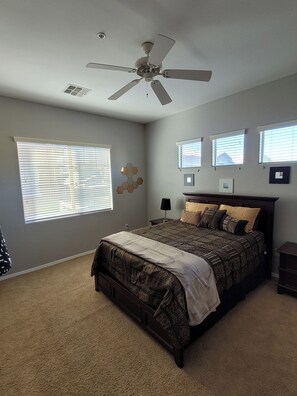 2 habitaciones, tabla de planchar con plancha y wifi gratis