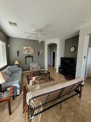 Smart TV y reproductor de DVD 