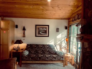 Smart-TV, Kamin, DVD-Player, Stereoanlage