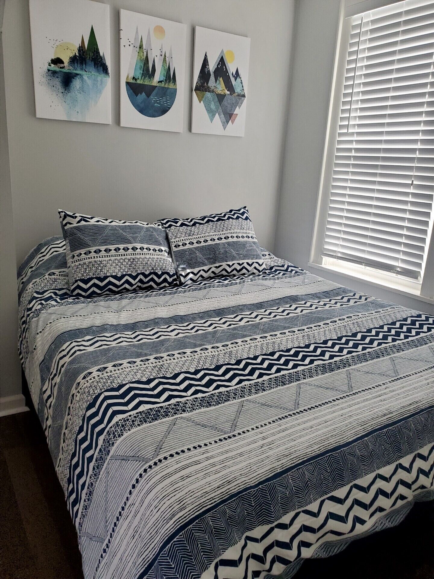 3 chambres, fer et planche à repasser, Wi-Fi gratuit, draps fournis