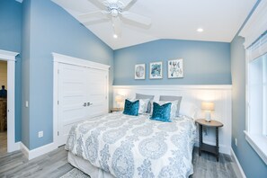 4 bedrooms, iron/ironing board, free WiFi, bed sheets - Luxurious Island Retreat with Pool, Spa and Private Suite (Anna Maria)