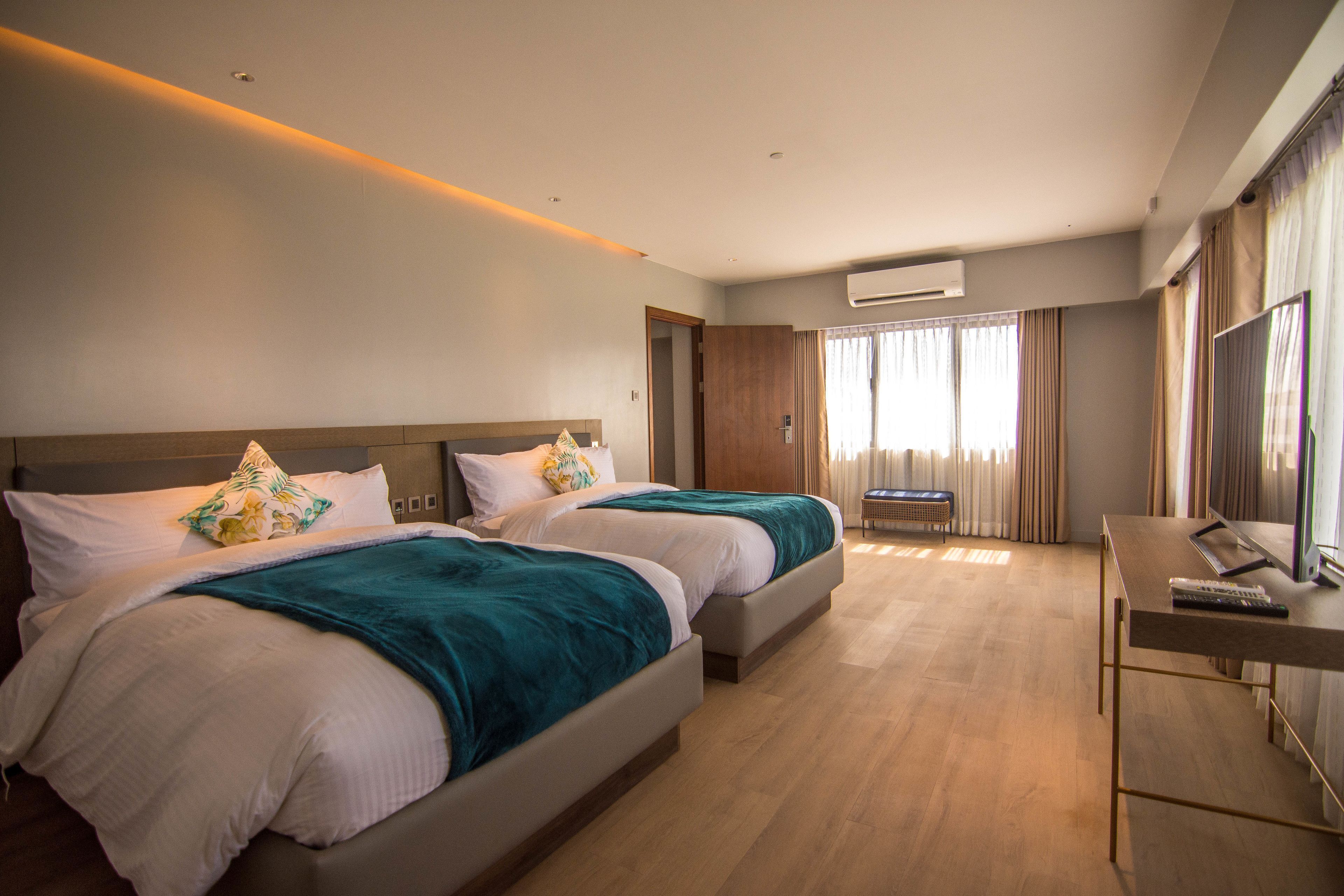 Minibar, safe på rommet, skrivebord og strykejern/-brett