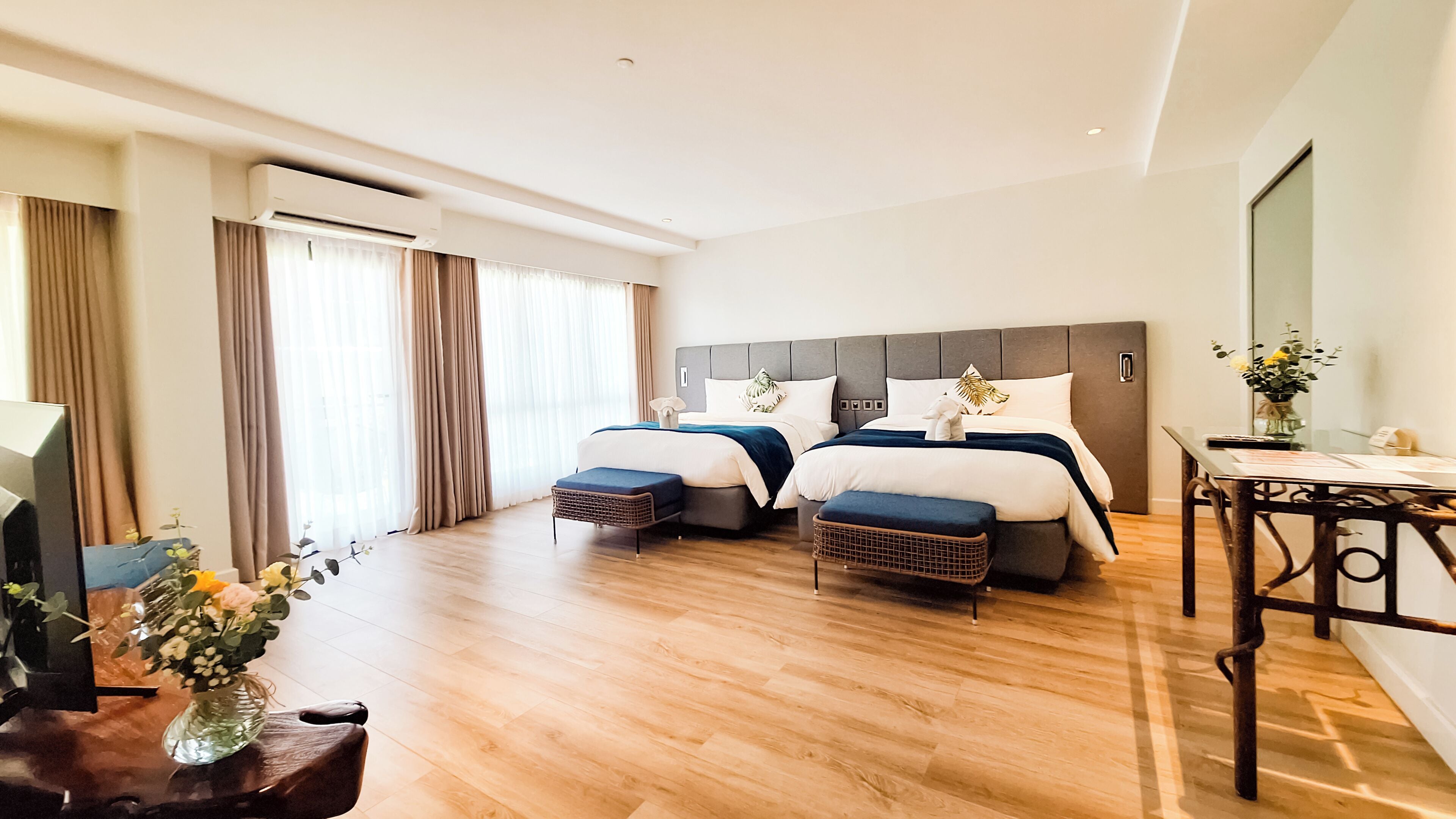 family suite | minibar, in-room safe, desk, iron/ironing board