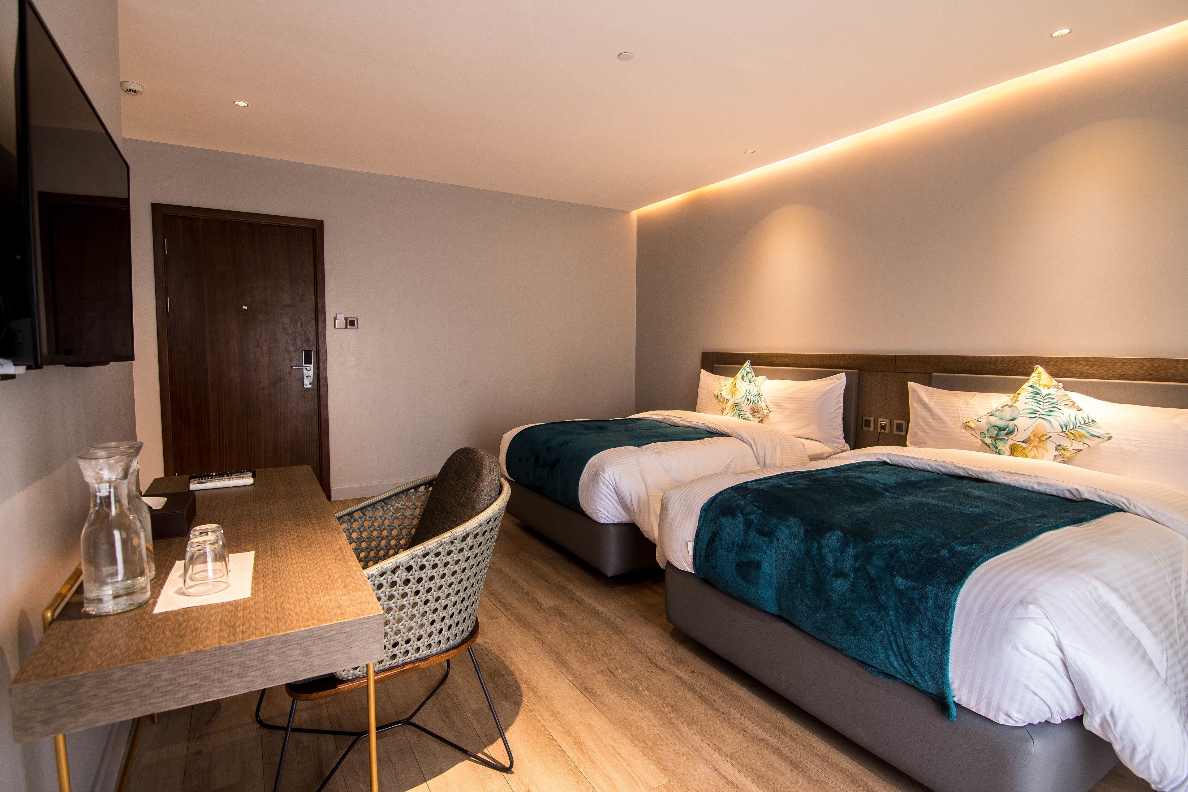 Minibar, in-room safe, desk, iron/ironing board