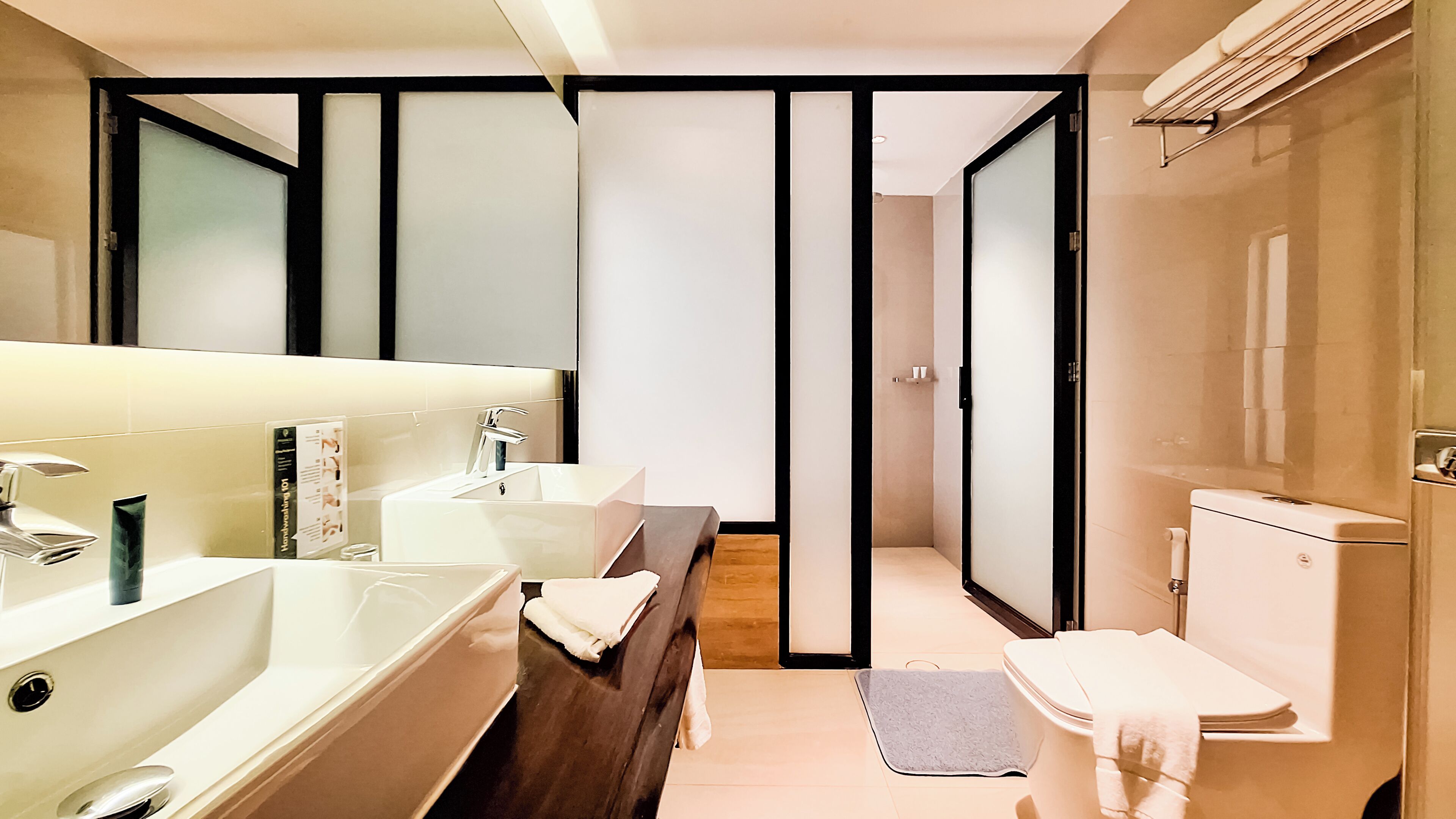 shower, free toiletries, bidet, towels