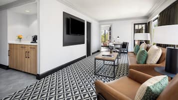 Suite (The Arcadian) | Cribs (free), WiFi (free), individually furnished, bed sheets