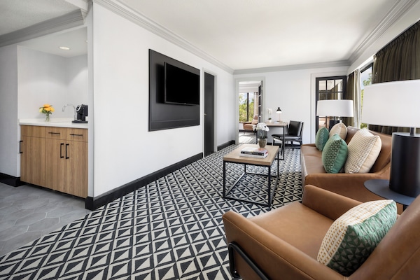 Suite (The Arcadian)