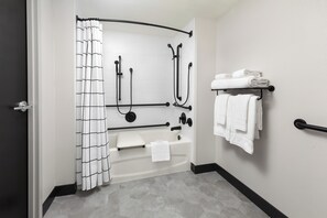 무료 세면용품, 헤어드라이어, 타월, 비누