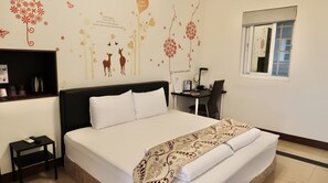 全景雙人房, 1 張加大雙人床, 非吸煙房, 山景 | 書桌、遮光布/窗簾、免費無線上網