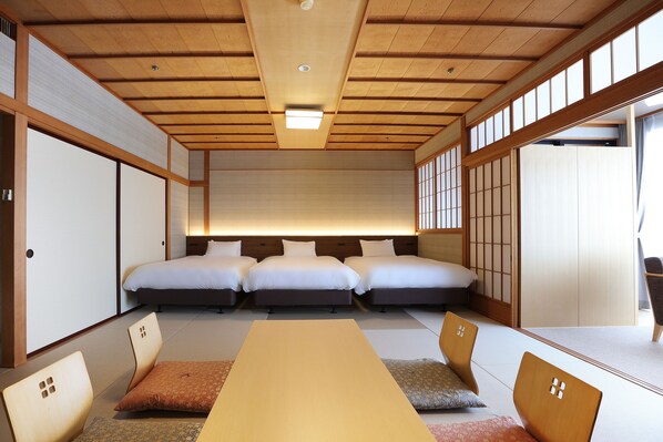 Modern Japanese Triple Room with Open-air Bath, Non Smoking