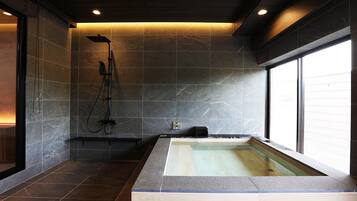 Royal suite room, Non Smoking | Bathroom | Combined shower/tub, rainfall showerhead, hair dryer, towels