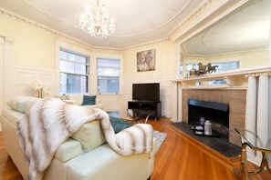 Apartment, 2 Bedrooms, Non Smoking | Living room | Flat-screen TV, fireplace, Netflix - Pelicanstay in Boston Back Bay (Boston)