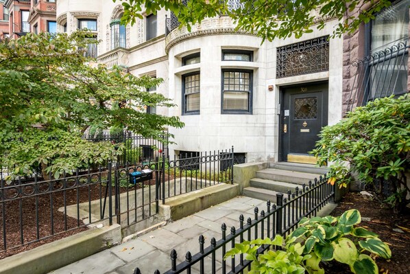 Property entrance - Pelicanstay in Boston Back Bay (Boston)