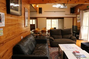 Ferienhaus (Private Vacation) | Wohnbereich