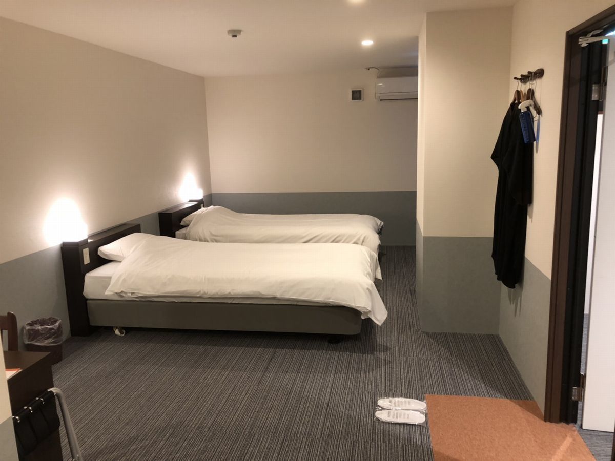 blackout curtains, free wifi