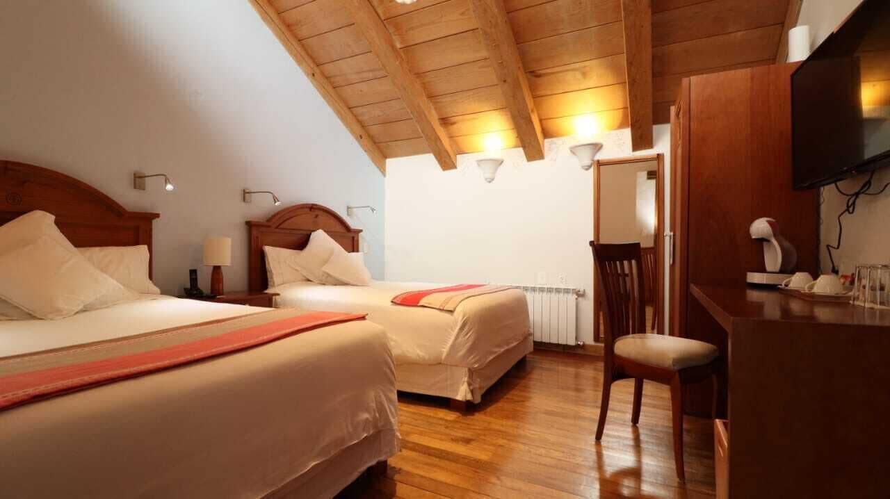 Phòng Tiêu chuẩn, 2 giường đôi | Minibar, két bảo mật tại phòng, bàn, bàn ủi/dụng cụ ủi quần áo 