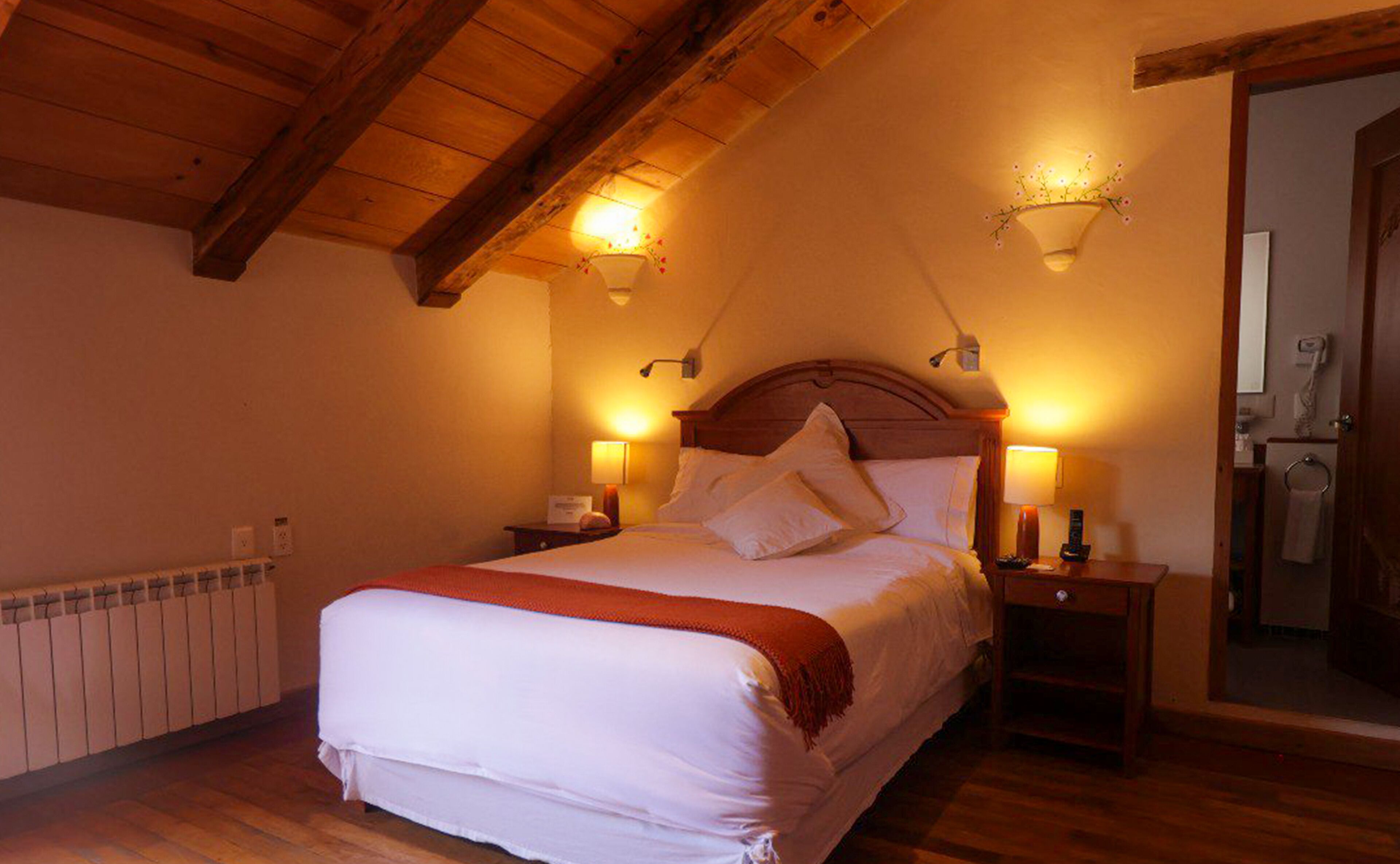 deluxe suite | 1 bedroom, minibar, in-room safe, desk