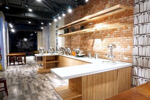 Free daily local cuisine breakfast  - ACE Hotel (Taoyuan City)