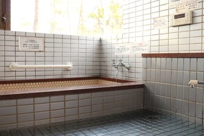 Private Vacation Home | Bathroom