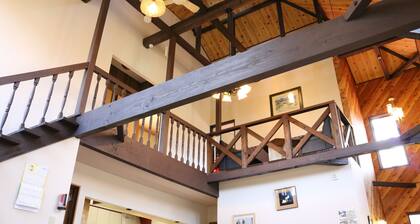 Heart Land Hills Open ceiling house