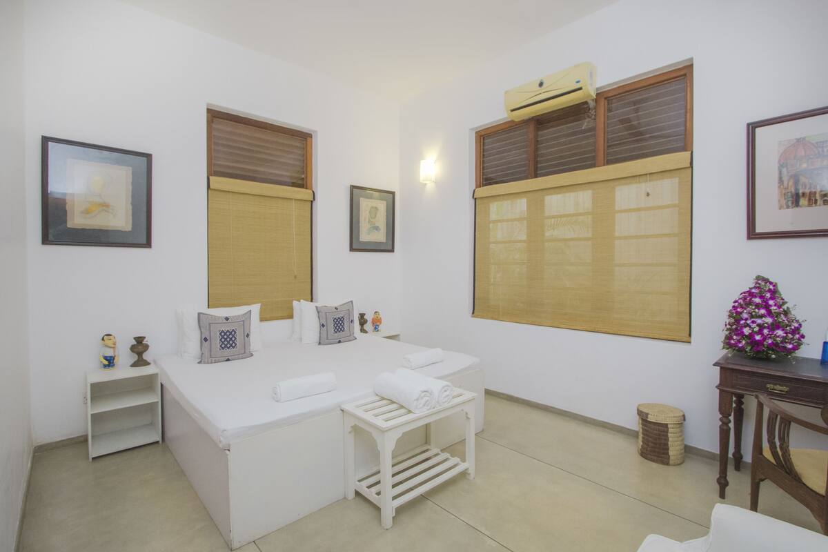 Deluxe Townhome, Non Smoking | Egyptian cotton sheets, premium bedding, desk, soundproofing