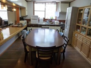 Private Vacation Home | In-room dining