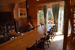 Talo (Private Vacation Home) | Ruokailu omassa huoneessa