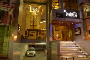 Outdoor wedding area - Hotel Metro (Kumbakonam)
