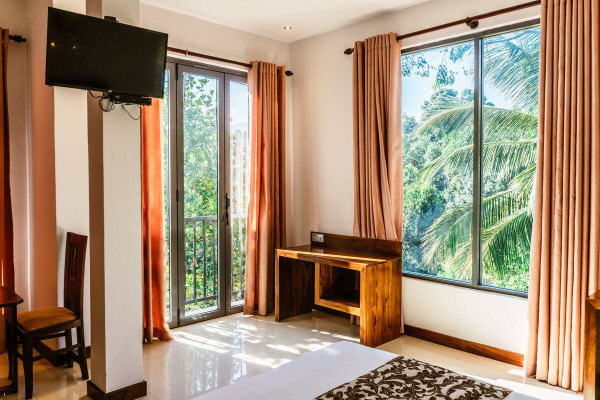 Sábanas de algodón egipcio, ropa de cama de alta calidad y minibar 
