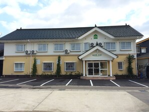 Front of property - Family Hotel Good Day (Shika)