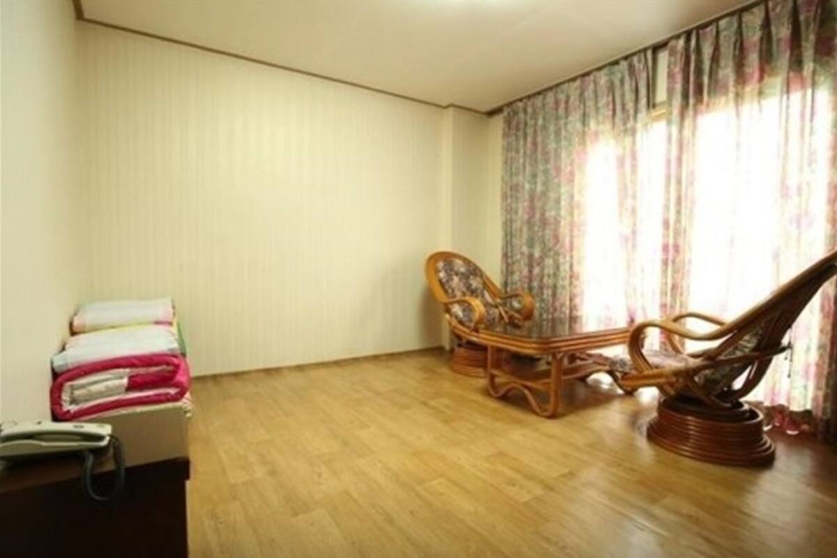 Traditional Room (Ondol) | Desk, free WiFi, bed sheets