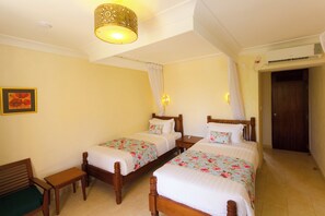2 bedrooms, iron/ironing board, WiFi, bed sheets - Luxury Private Villas in Diani Beach, Mombasa Kenya (Diani Beach)