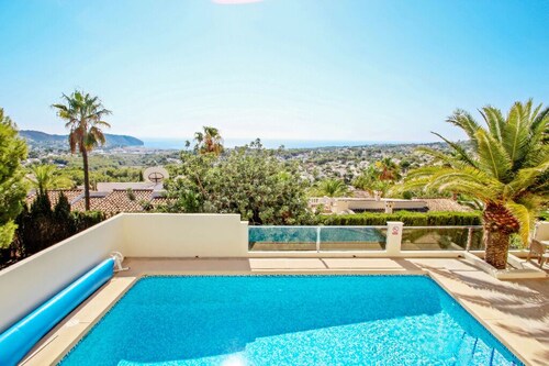 Casa del Campo - sea view villa with private pool in Moraira