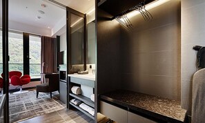Majesty Suite with Sofa Bed