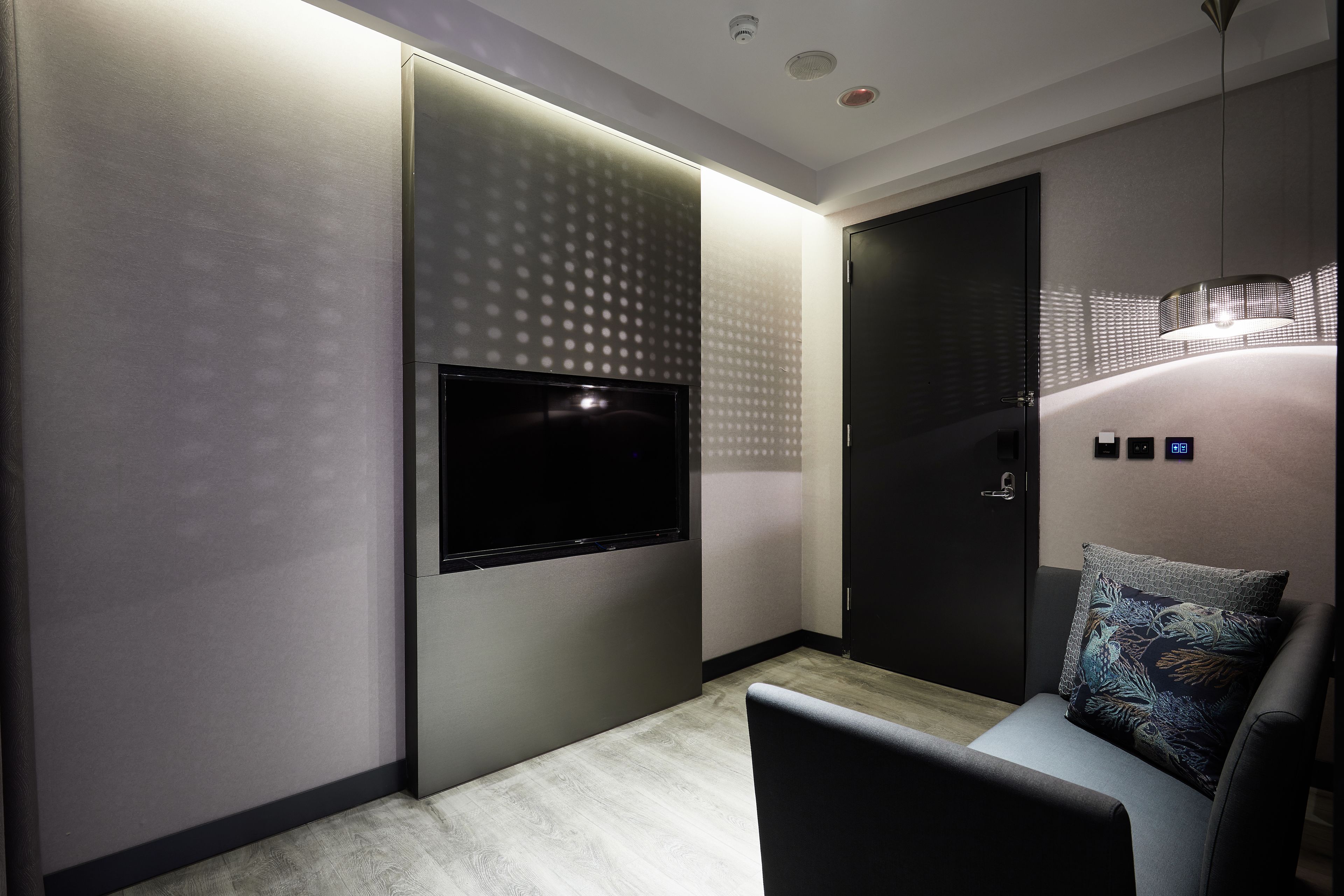 wonderful suite | living area | smart tv