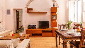 Interior detail - Kantouni Bizi Myranthis Apartment (Corfu)