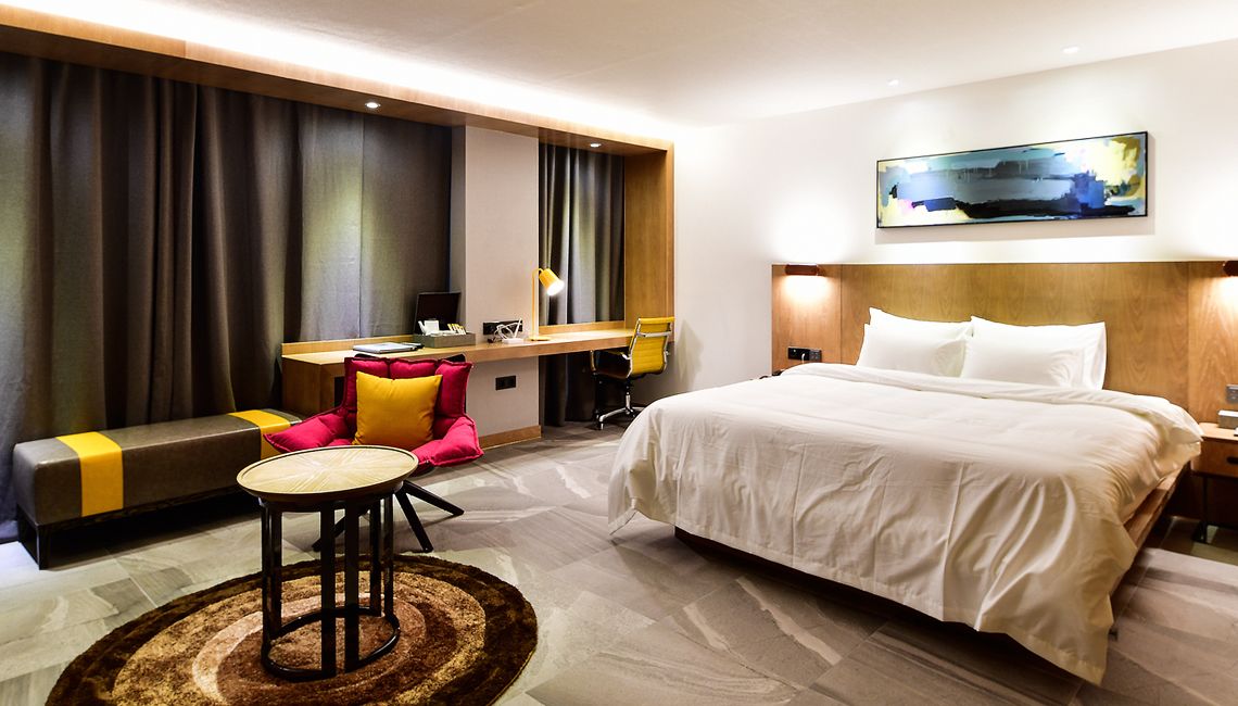 deluxe double room, 1 double bed, non smoking | down duvets, in-room safe, individually decorated, desk