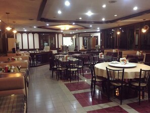 Restaurant - Phuphaya Hotel (Pak Chong)