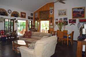 Interior - South Pacific Bed & Breakfast (Clifton Beach)