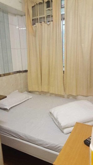 Standard Double Room | Iron/ironing board, free WiFi, bed sheets, wheelchair access - Pandora Inn (Kowloon)