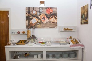 Buffet déjeuner gratuit tous les jours