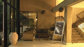 Lobby sitting area - Silverador Resort Club (Mumbai)