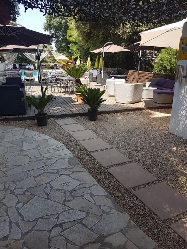 Terrace/patio - Hotel La Maillane (Marseille)