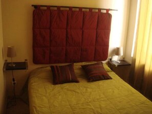 Double Room, 1 Double Bed, Non Smoking | Desk, free rollaway beds, free WiFi, bed sheets - Hotel La Maillane (Marseille)