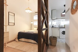 Studio, cuisine | Cuisine privée | Réfrigérateur, micro-ondes, four, plaque de cuisson