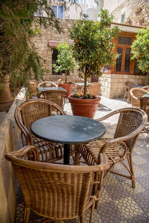 Free daily local cuisine breakfast - Dar Camelia (Tyre)