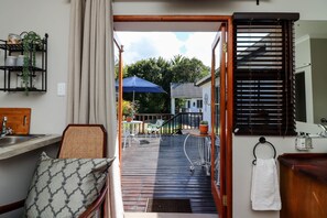 Double Room, 1 King Bed, Garden View | Desk, laptop workspace, iron/ironing board, free WiFi - Arbour1 (George)